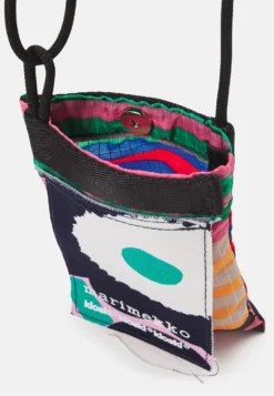 Marimekko Funny Small Pocket Tasarita Shoulder Bag - Schoudertas - Pink/Blue/Green -Marimekko Winkel 054531e9fc764118aa7a26ed1674297d scaled