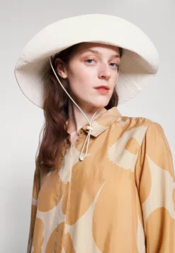 Marimekko Värssy Unikko - Overhemdblouse - Beige -Marimekko Winkel 0abf003c80914dc7ae79a5472ac41c25 scaled