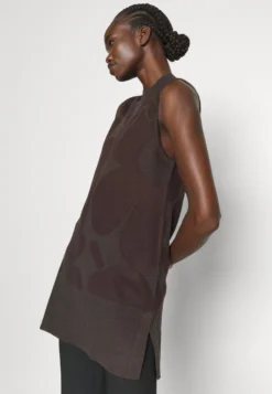 Marimekko Kartussi Unikko - Trui - Dark Brown -Marimekko Winkel 0c5ade1b72a44fb595a60ca36ea21db6 scaled