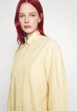 Marimekko Griste Solid Shirt - Blouse - Beige -Marimekko Winkel 0cac35bff3d047779422ab3d63c92bae scaled
