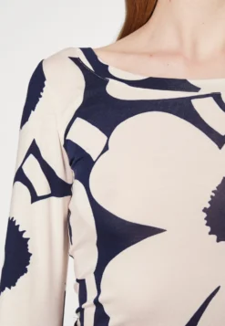 Marimekko Liaani Unikko- Longsleeve - Dark Blue/Grey -Marimekko Winkel 0ddfe62dc56848d387c93c550733af12 scaled