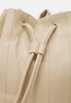 Marimekko Handtas - Brown 7 Marimekko Handtas - Brown -Marimekko Winkel 0e36c3c0e9dd4b31b9ba12097733d9e6 scaled