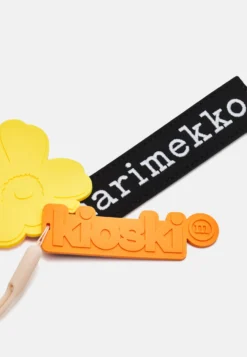 Marimekko Viisaus Unikko Key Chain - Sleutelhanger - Yellow/Orange -Marimekko Winkel 0f7d50d1a1574156920939f9a398ecf9 scaled