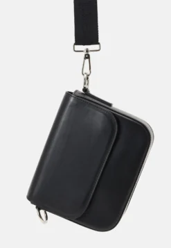 Marimekko Joutuisa Bag - Schoudertas - Black -Marimekko Winkel 11cfc2c9d0c44df28a7f63eca5e0d794 scaled