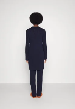 Marimekko Raidakas Knitted Dress - Gebreide Jurk - Blue/Black -Marimekko Winkel 18ec85e670ff4121999ae92aef919f2c scaled