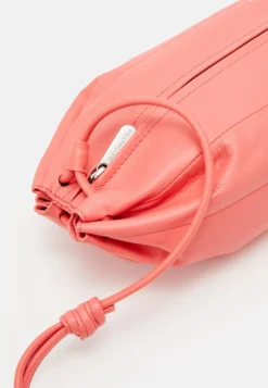 Marimekko Karla Candy Story - Schoudertas - Pink -Marimekko Winkel 1a25bad8505b4c81b8a22920df87f12d scaled