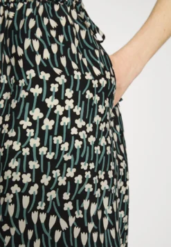 Marimekko Arkadi Tuulahdus Trousers - Broek - Black/Green/Off White -Marimekko Winkel 21ac632deb2a436ab9957c877995bde2 scaled