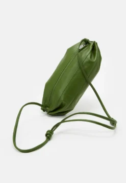 Marimekko Karla Candy Story - Schoudertas - Green 8 Marimekko Karla Candy Story - Schoudertas - Green -Marimekko Winkel 224c1cfa7f8745bfab346e393b277a1d scaled