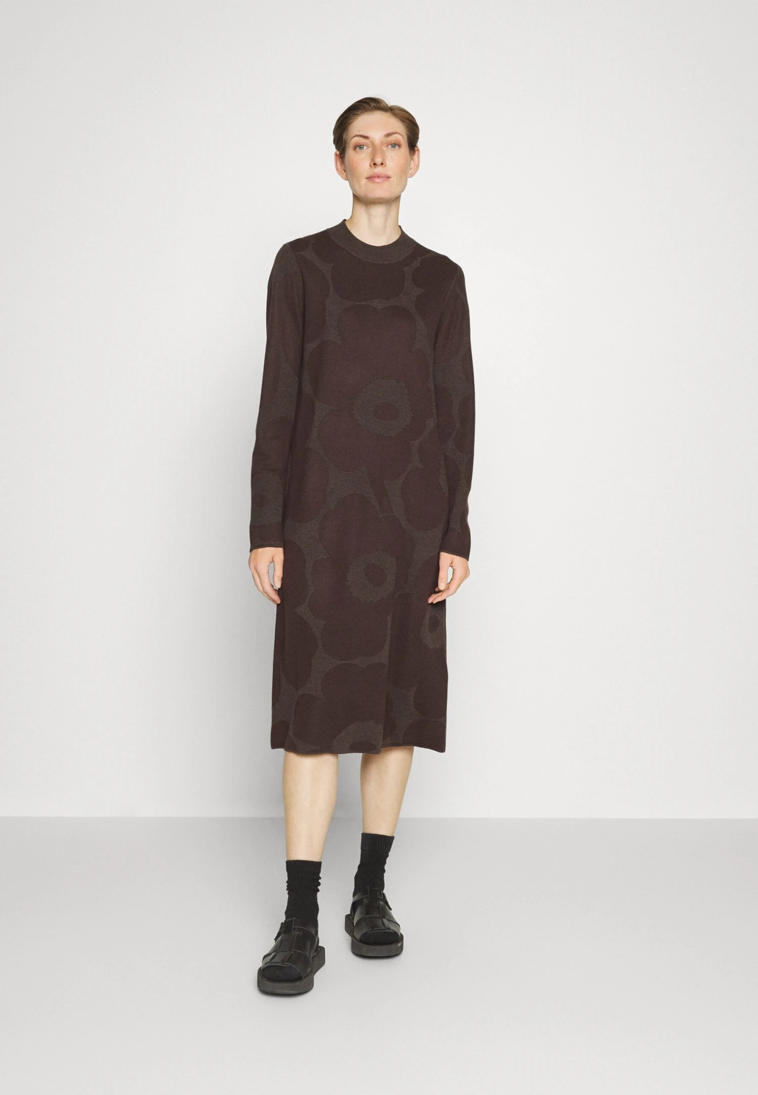 Marimekko Karmiini Unikko Dress - Gebreide Jurk - Dark Brown 1 Marimekko Karmiini Unikko Dress - Gebreide Jurk - Dark Brown