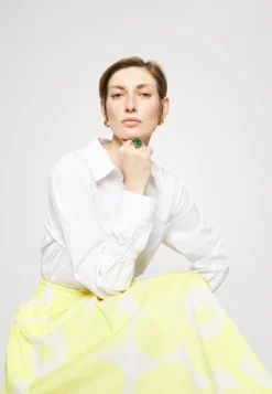 Marimekko Garrel Unikko Cotton Poplin- A-Lijn Rok - Yellow/White -Marimekko Winkel 28be92711db34d08b2d2045d56268620 scaled