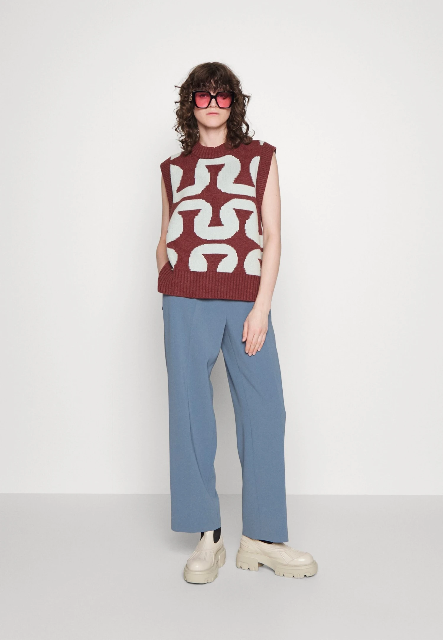 Marimekko Eloisasti Koukero West - Trui - Dark Red/Blue 2 Marimekko Eloisasti Koukero West - Trui - Dark Red/Blue - Afbeelding 2