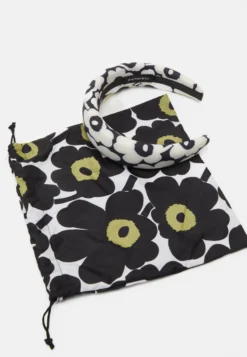 Marimekko MarggetHeadband - Haaraccessoire - Off White/Black -Marimekko Winkel 41703df9303f40fa9a3d769880380d9b scaled