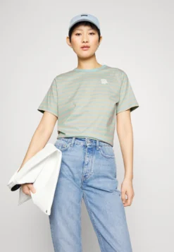 Marimekko Tasaraita Relaxed Shortsleeve- T-Shirt Print - Turquoise/Beige -Marimekko Winkel 4236e3f2f49f499a96d338d0fbf1110c scaled