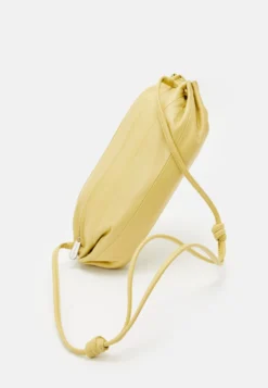 Marimekko Karla Candy Story - Schoudertas - Light Yellow -Marimekko Winkel 4383ceb98f3d4f8d94075619e5b95f3a scaled