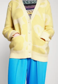 Marimekko Makeasti Unikko - Vest - Yellow -Marimekko Winkel 47cb0b626578401c855c6f5173cba87d scaled