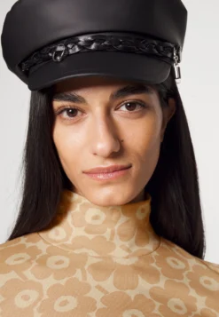 Marimekko Pilke Unikko Turtleneck - Longsleeve - Beige/Brown 12 Marimekko Pilke Unikko Turtleneck - Longsleeve - Beige/Brown -Marimekko Winkel 4afb483b81fe4042b2b6b126266121df scaled