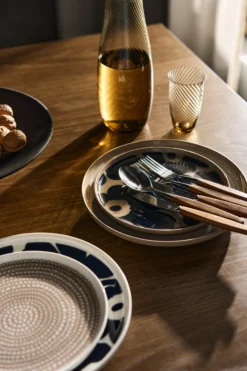 Marimekko Siirtolapuutarha Bord Klein Ø20 Cm -Marimekko Winkel 516133 01 41 EnvironmentImage d0fbb8f7fd scaled