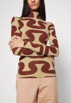 Marimekko Sentti Koukero Turtleneck Top - Longsleeve - Light Yellow/Dark Red 17 Marimekko Sentti Koukero Turtleneck Top - Longsleeve - Light Yellow/Dark Red -Marimekko Winkel 57b61dbc17df43c8a27119a40a0d295b scaled