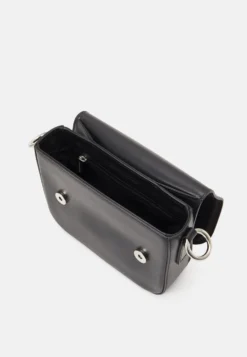 Marimekko Joutuisa Bag - Schoudertas - Black -Marimekko Winkel 5b62499851c34770a2d498bbf0b83233 scaled