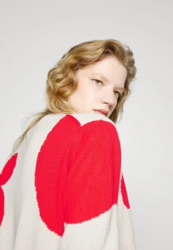 Marimekko Meethe Pulloposti - Trui - Röd -Marimekko Winkel 5be2f26e49c94e54abdecda8fefd4edc scaled