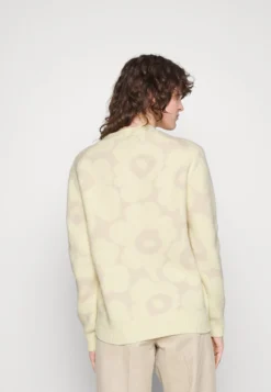 Marimekko Unikko Cardigan - Vest - Light Yellow/Beige -Marimekko Winkel 5f5ea6b9c9b947928d16ef91a6d2bd6a scaled