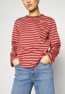 Marimekko Tasaraita- Longsleeve - Dark Red/Pink 13 Marimekko Tasaraita- Longsleeve - Dark Red/Pink -Marimekko Winkel 660782f2510245a6a83767854c383067 scaled