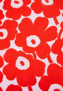 Marimekko Astrilli Mini Unikko Bandana - Halsdoek - Red, Pink -Marimekko Winkel 67c37872b0a84d52a63a7aa345c1691e scaled