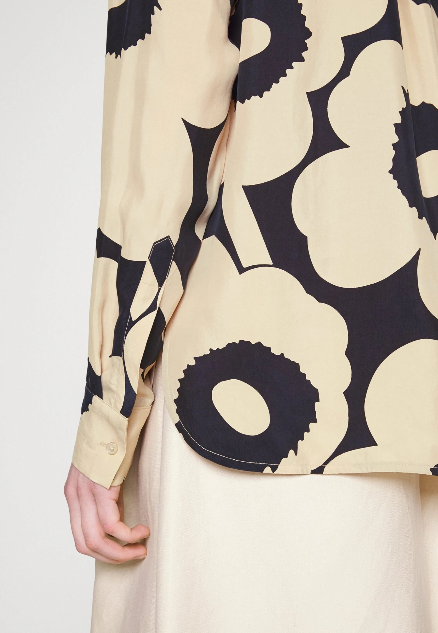 Marimekko Värssy Unikko - Overhemdblouse - Marinblå 7 Marimekko Värssy Unikko - Overhemdblouse - Marinblå - Afbeelding 7