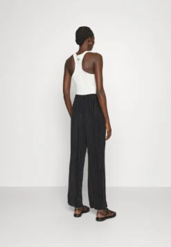 Marimekko Moreski Piccolo Trousers - Broek - Black/Dark Grey -Marimekko Winkel 719f685343034be2867cd6d55fba3764 scaled