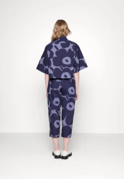 Marimekko Komia Unikko Trousers - Broek - Blue/Dark Blue -Marimekko Winkel 7503acc8794c4b978dc42397d9a08873 scaled