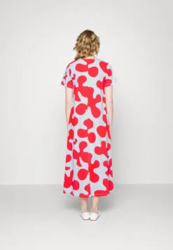 Marimekko Kalliokielo Pulloposti - Jerseyjurk - Light Blue/Red -Marimekko Winkel 7e6e28367fab4f3abbb1ff3c27f5a61b scaled