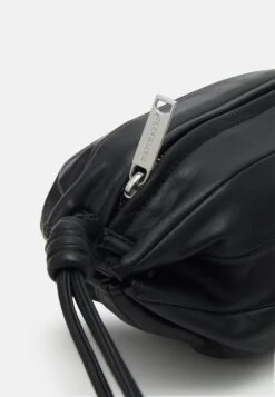 Marimekko Pikku Karla Bag - Schoudertas - Black -Marimekko Winkel 7f25b3ad92744f4084a53df6f93f3f3c