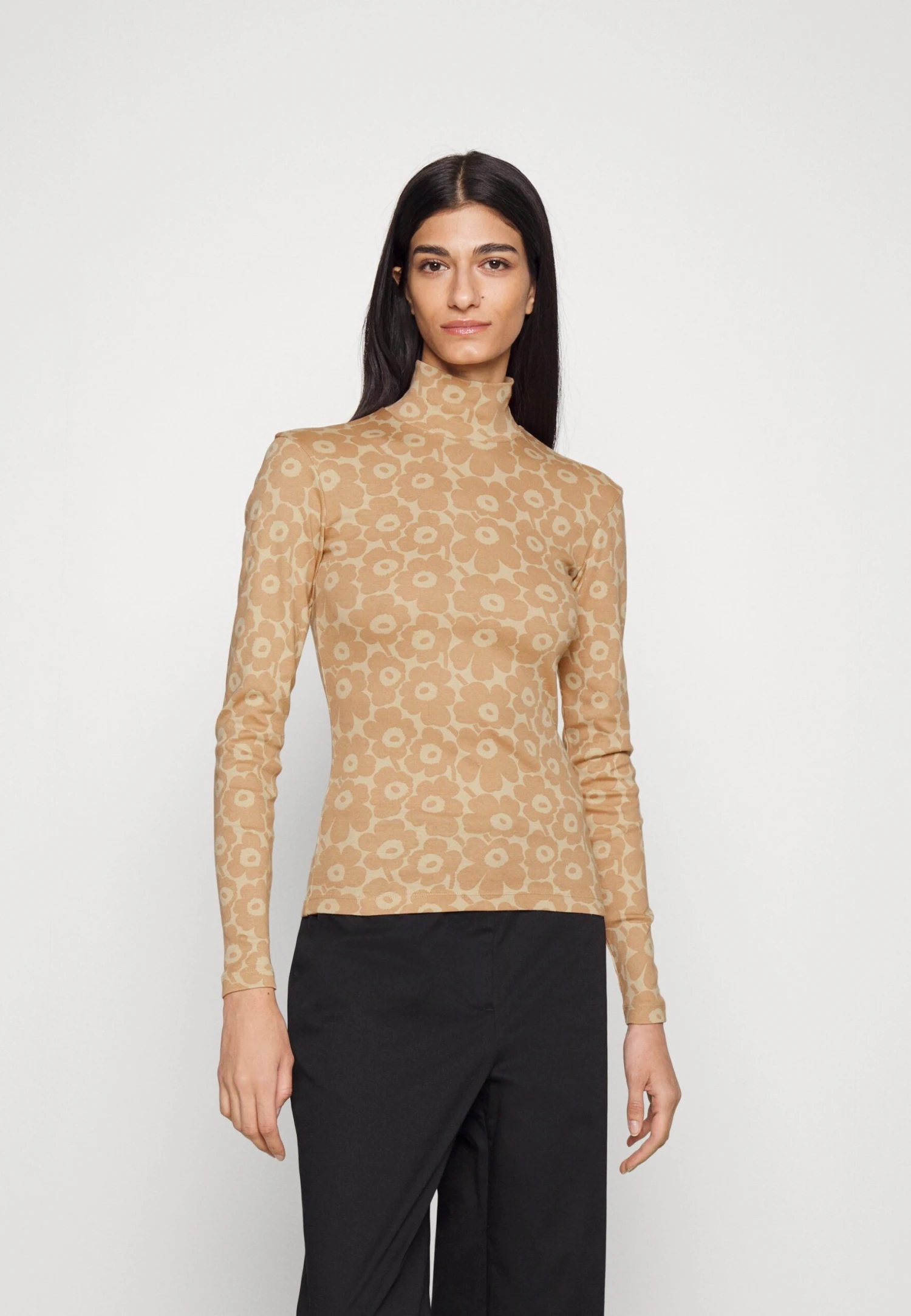 Marimekko Pilke Unikko Turtleneck - Longsleeve - Beige/Brown 1 Marimekko Pilke Unikko Turtleneck - Longsleeve - Beige/Brown