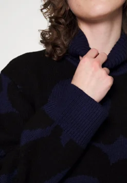 Marimekko Rudia Unikko - Trui - Blue, Black -Marimekko Winkel 8da0a95ffd69453dae46c28179aa2fde scaled