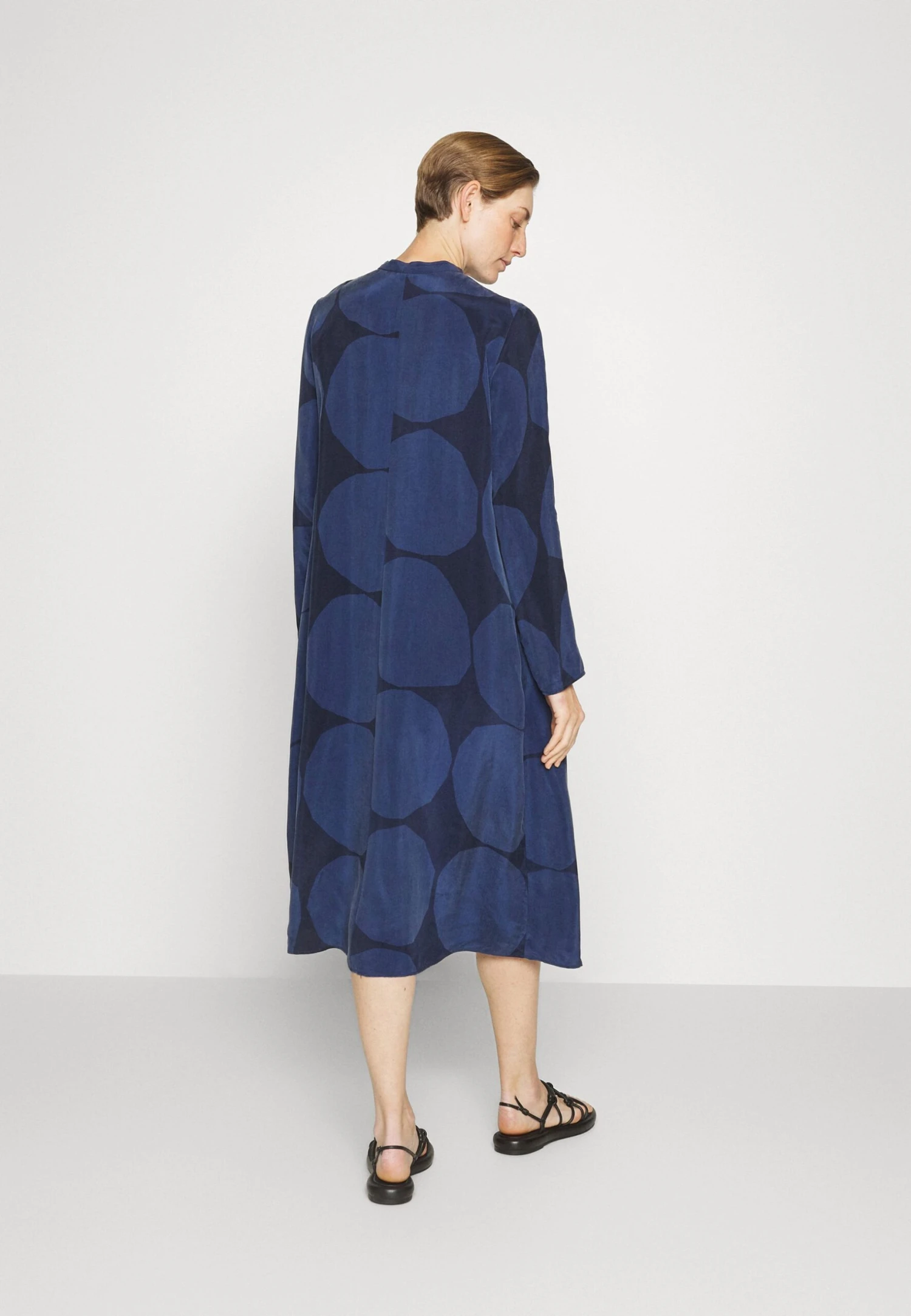 Marimekko Impasto Kivet Dress - Blousejurk - Dark Blue 3 Marimekko Impasto Kivet Dress - Blousejurk - Dark Blue - Afbeelding 3