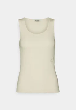 Marimekko Solid Tank Top - Top - Off-White 10 Marimekko Solid Tank Top - Top - Off-White -Marimekko Winkel 98c70bc7238641408a1992159f2bd4d6 scaled