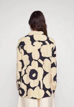 Marimekko Värssy Unikko - Overhemdblouse - Marinblå 9 Marimekko Värssy Unikko - Overhemdblouse - Marinblå -Marimekko Winkel 9c733834ae6b4616a1a13f92cf0aea39 scaled