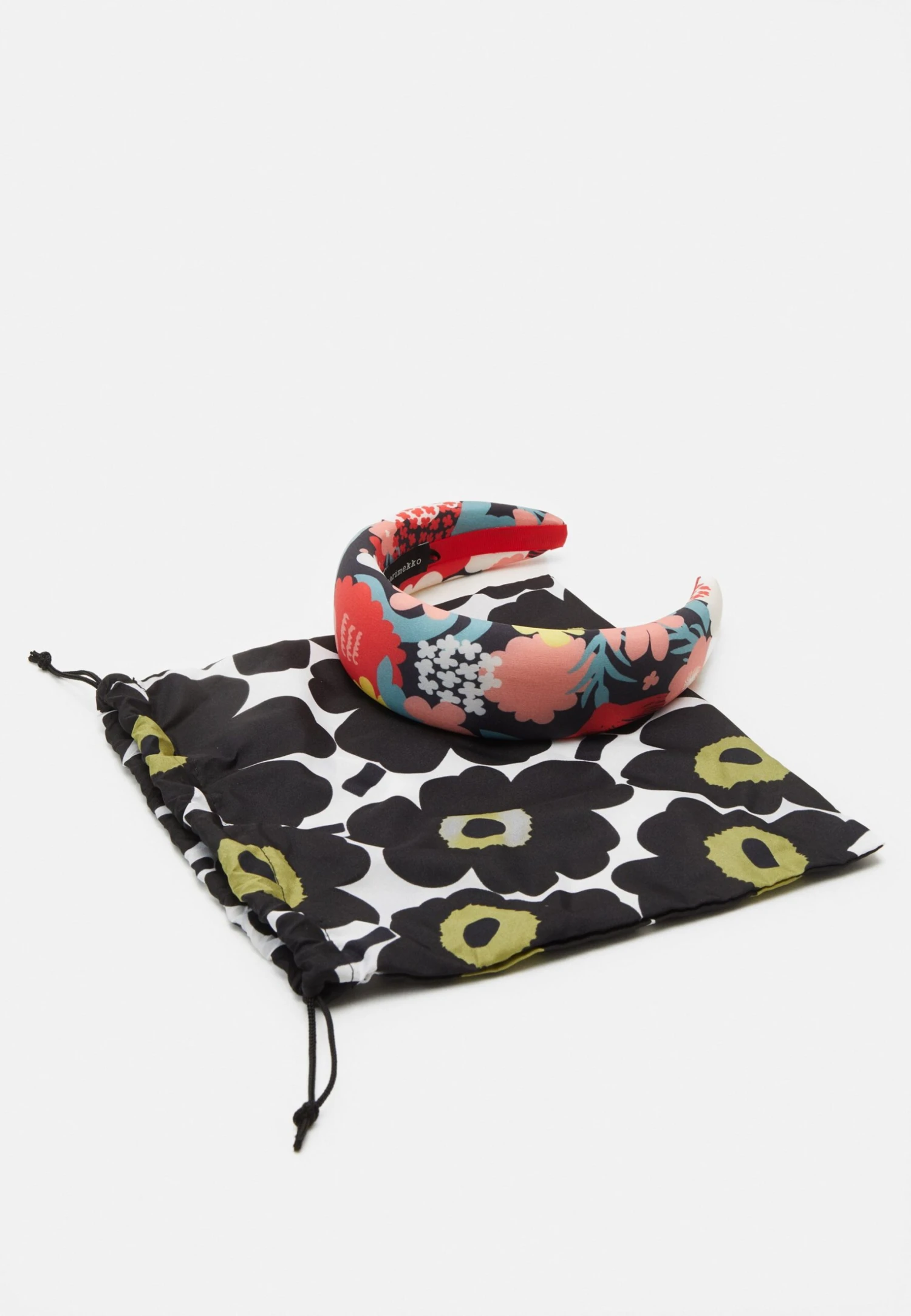 Marimekko Margget Suvikimppu Headband - Haaraccessoire - Red, Green, Black 3 Marimekko Margget Suvikimppu Headband - Haaraccessoire - Red, Green, Black - Afbeelding 3