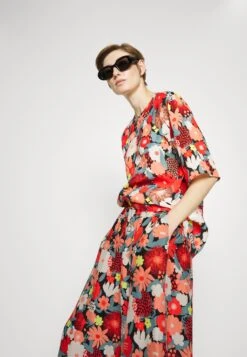 Marimekko Arkadi Suvikimppu Cupro Trousers - Broek - Red/Green/Black -Marimekko Winkel afe9c85c3b4a4dec9e9d17248e1cef82