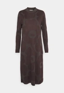 Marimekko Karmiini Unikko Dress - Gebreide Jurk - Dark Brown 10 Marimekko Karmiini Unikko Dress - Gebreide Jurk - Dark Brown -Marimekko Winkel afebc544da644d1c995c02c299d5f499 scaled