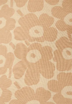 Marimekko Pilke Unikko Turtleneck - Longsleeve - Beige/Brown 15 Marimekko Pilke Unikko Turtleneck - Longsleeve - Beige/Brown -Marimekko Winkel b011a4a82b224c21836ff4873ba17172 scaled