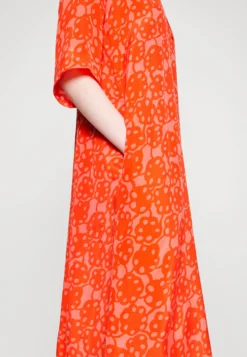 Marimekko Koboltti Rentukka Dress - Maxi-Jurk - Pink/Orange -Marimekko Winkel b7856bb6126b4f27b83e2e6a5018ebb5 scaled