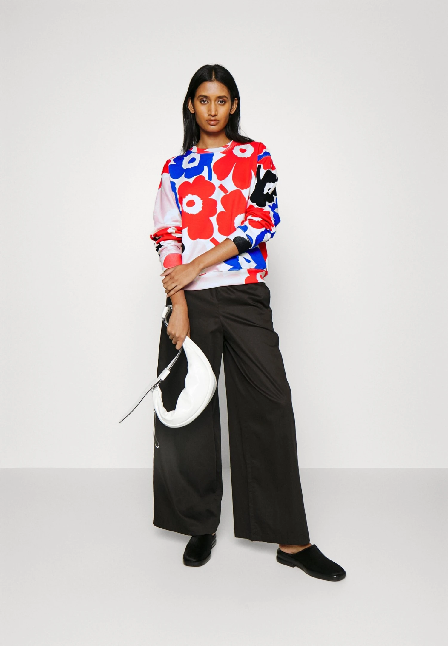 Marimekko Leiot Relaxed Pieni Unikko - Sweater - Red/Black/Blue 2 Marimekko Leiot Relaxed Pieni Unikko - Sweater - Red/Black/Blue - Afbeelding 2