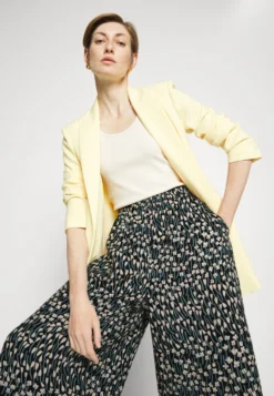 Marimekko Arkadi Tuulahdus Trousers - Broek - Black/Green/Off White -Marimekko Winkel b905d8feaeba44f5bf74eedc0a005ea5 scaled