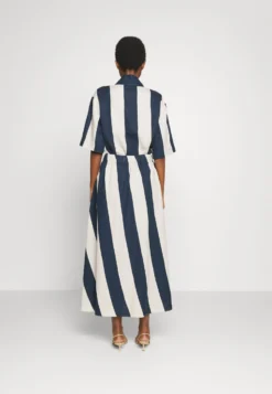 Marimekko Folka Maalis Skirt - Maxirok - Off-White/Dark Navy -Marimekko Winkel b918766bb7d4450fb8d2fda1e4d2ae1f scaled