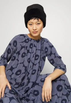 Marimekko Siru Unikko Dress - Jurk - Dark Blue/Blue -Marimekko Winkel ba54bab7ac484cc785ae6c8a116f7011 scaled