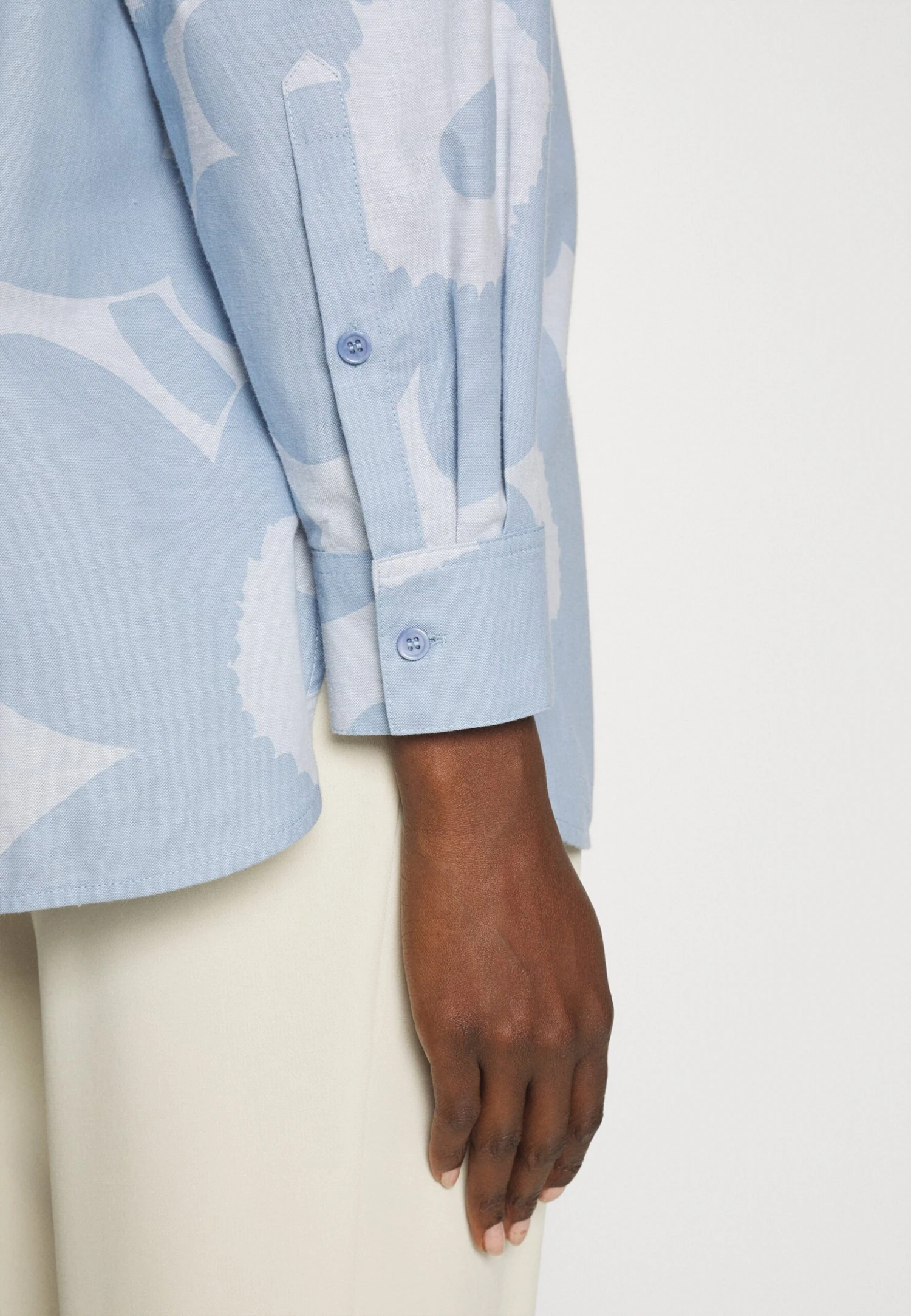 Marimekko Ruoste Unikko- Overhemdblouse - Light Blue/Blue 5 Marimekko Ruoste Unikko- Overhemdblouse - Light Blue/Blue - Afbeelding 5