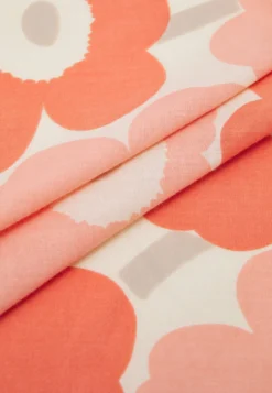 Marimekko Astrilli Unikko Bandana - Halsdoek - Pink/Off-White -Marimekko Winkel c15cdf4f6b24430ca8807653f9c5c7e3 scaled