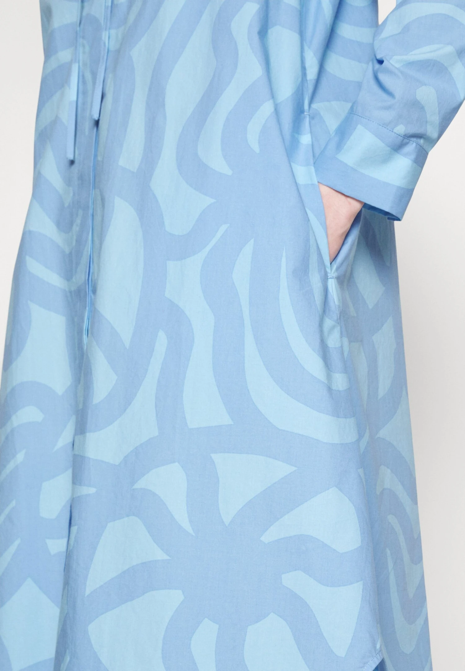 Marimekko Krihke Joonas Shirt Dress - Blousejurk - Light Blue/Blue 9 Marimekko Krihke Joonas Shirt Dress - Blousejurk - Light Blue/Blue - Afbeelding 9