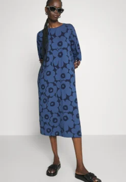 Marimekko Tienoo Unikko Jersey Dress - Jerseyjurk - Blue, Dark Blue -Marimekko Winkel c420cf86369849ae809b96d156cd95b5 scaled